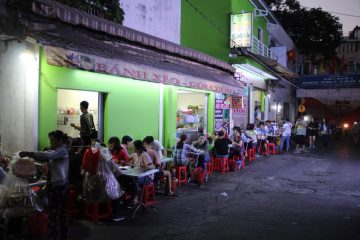 Saigon street food tour